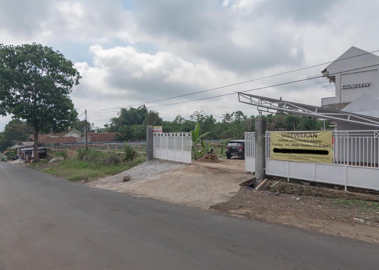 Reddoorz Syariah Near Wisata Situ Gunung Sukabumi Otel Kadudampit Dış mekan fotoğraf