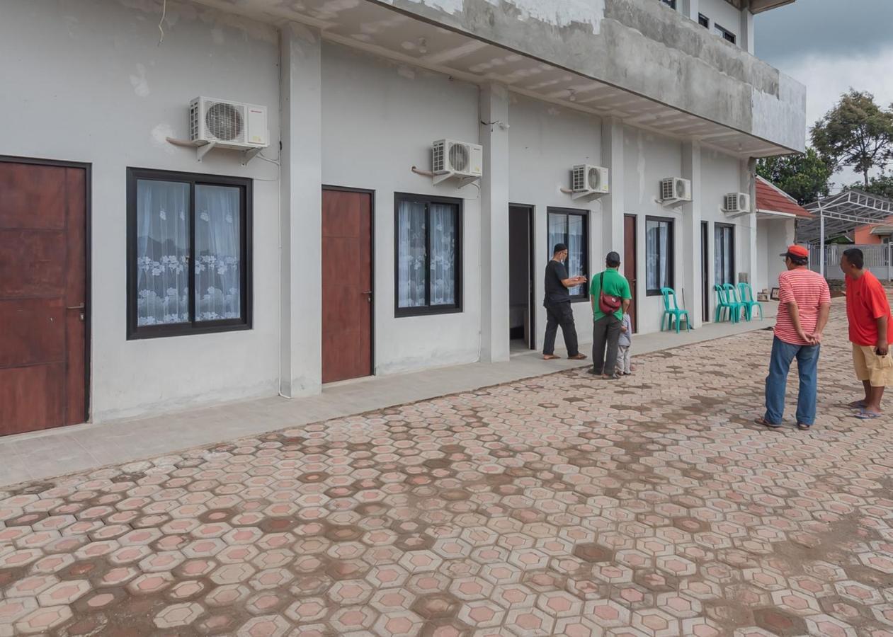 Reddoorz Syariah Near Wisata Situ Gunung Sukabumi Otel Kadudampit Dış mekan fotoğraf
