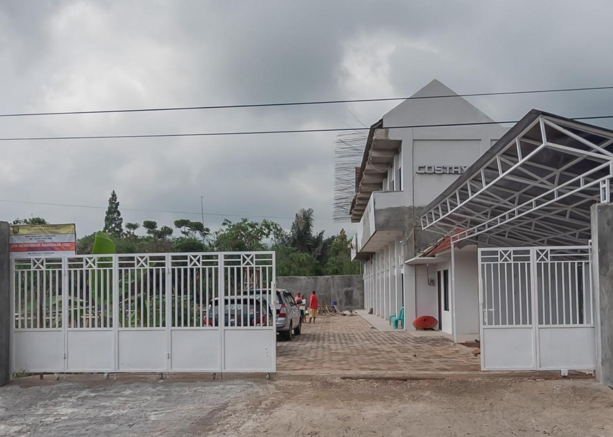 Reddoorz Syariah Near Wisata Situ Gunung Sukabumi Otel Kadudampit Dış mekan fotoğraf